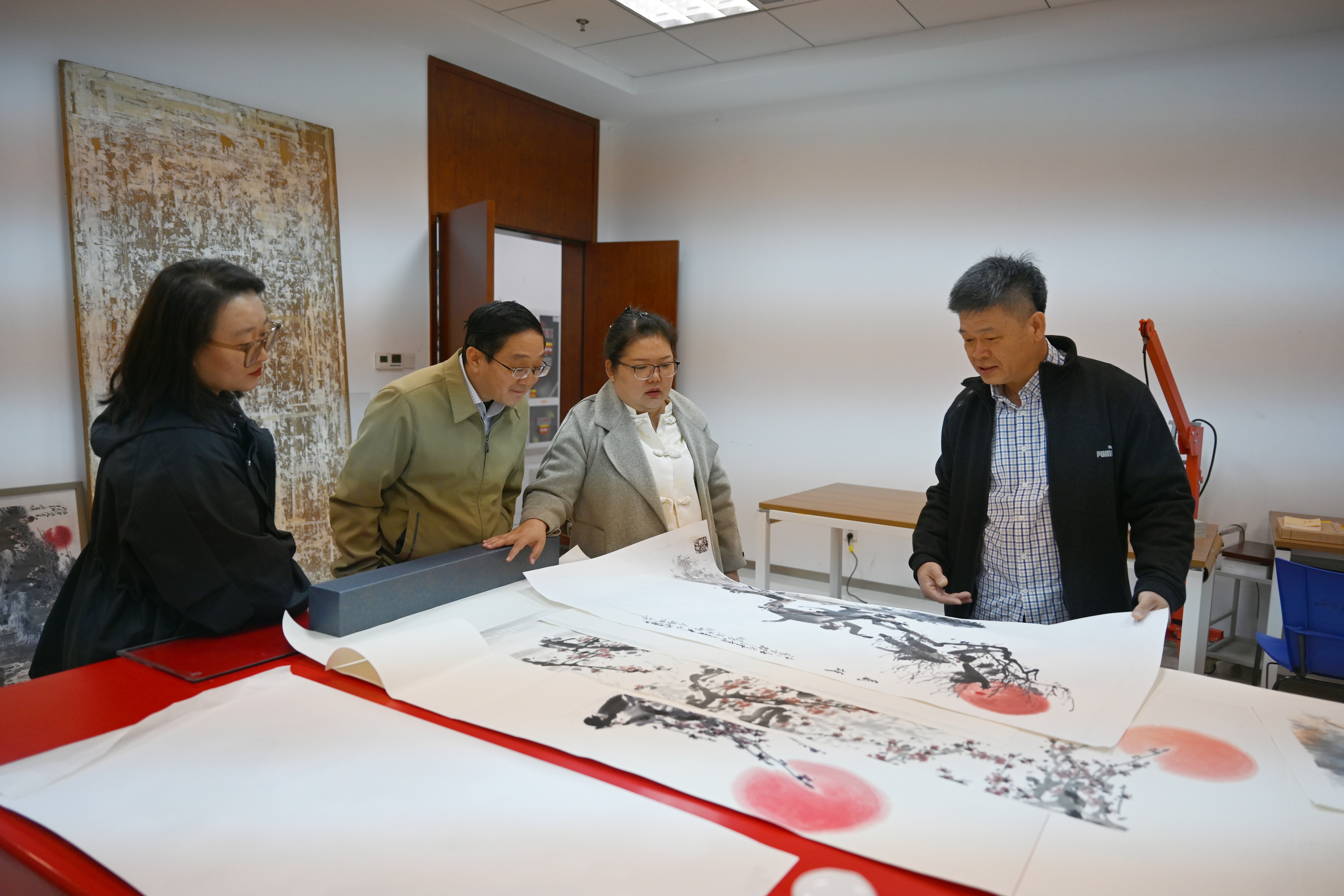 参观学习古籍裱糊修复技术